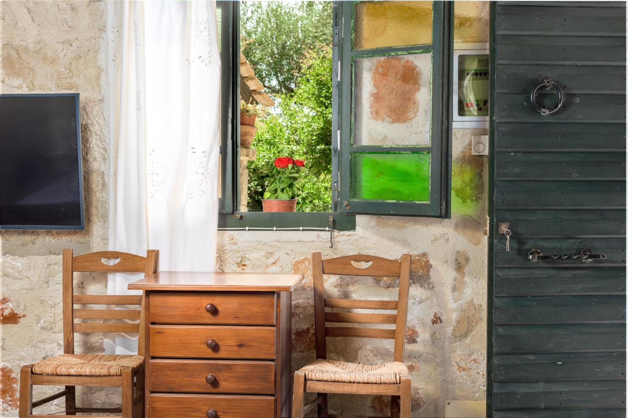 Orama Stone Apartments - Authentic Hospitality In A Historical Location, By Zantewize Phòng bức ảnh